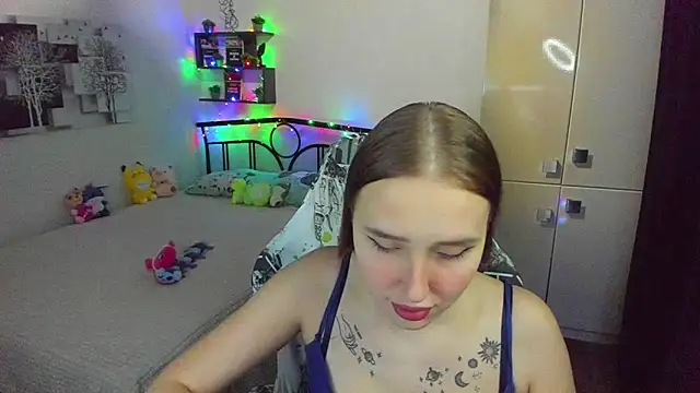Snapshot of LinaTruly chatting on 04.28.26 LinaTruly online show from 04.28.26