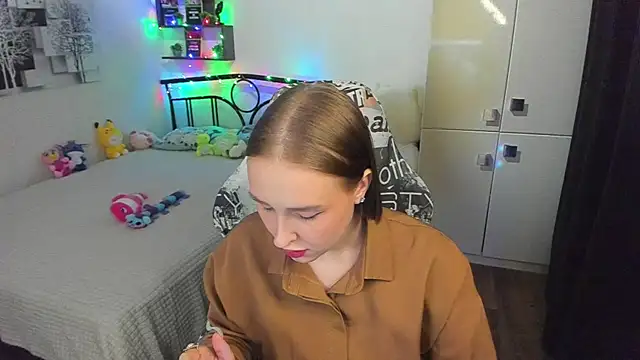 Snapshot of LinaTruly chatting on 05.19.26 LinaTruly online show from 05.19.26