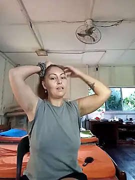 Snapshot of fertolcift chatting on 12.26.24 fertolcift online show from 12.26.24