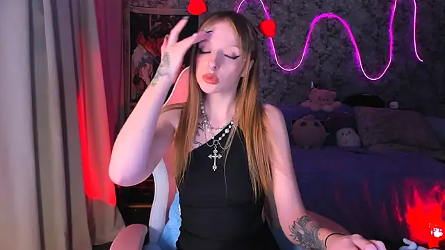 Snapshot of Inma_Lewdness chatting on 02.14.25 Inma Lewdness online show from 02.14.25