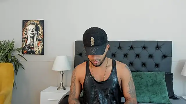 Snapshot of Robin_Rief chatting on 10.14.25 Robin Rief online show from 10.14.25