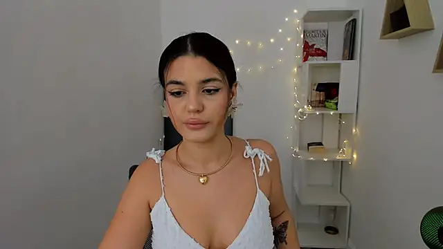 AlluringAriel online show from 03.04.25