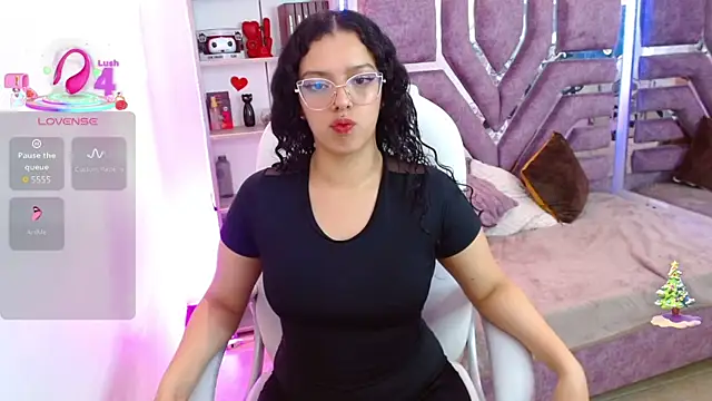 Aurora Brownn online show from 12.19.25