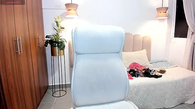 Snapshot of kiim_sweett chatting on 01.15.25 kiim sweett online show from 01.15.25