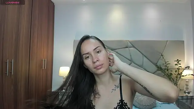 Snapshot of kiim_sweett chatting on 02.21.25 kiim sweett online show from 02.21.25