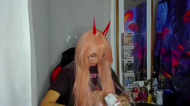 Snapshot of _sakae_ chatting on 12.19.24 sakae online show from 12.19.24