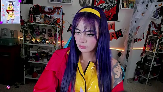 Snapshot of _sakae_ chatting on 10.28.25 sakae online show from 10.28.25