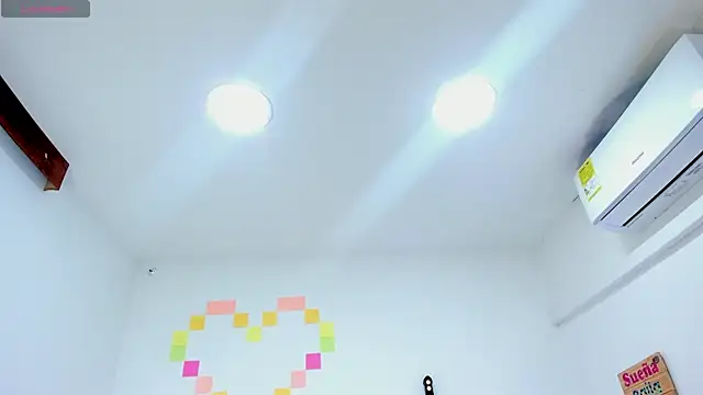 Snapshot of miaa-sofiaa chatting on 12.23.24 miaa-sofiaa online show from 12.23.24