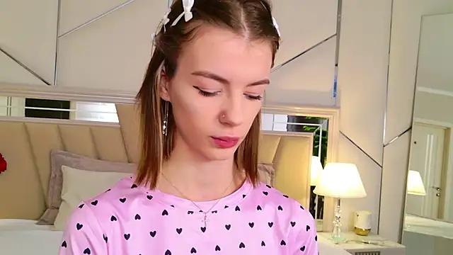 MeganMour online show from 11.11.25