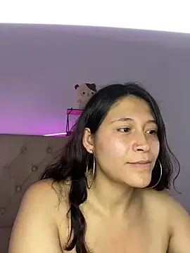 Snapshot of mariana_21x chatting on 02.28.25 mariana 21x online show from 02.28.25