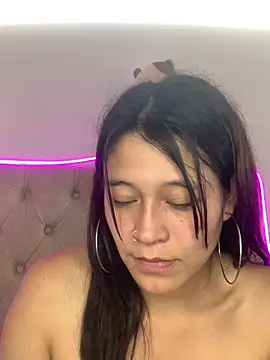 Snapshot of mariana_21x chatting on 03.05.25 mariana 21x online show from 03.05.25