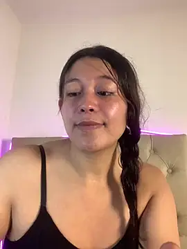 Snapshot of mariana_21x chatting on 03.08.25 mariana 21x online show from 03.08.25