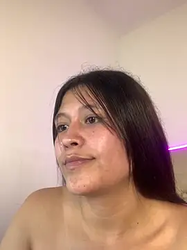 Snapshot of mariana_21x chatting on 03.10.25 mariana 21x online show from 03.10.25