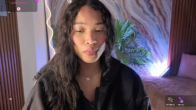 Snapshot of penelope_tay1 chatting on 05.30.26 penelope tay1 online show from 05.30.26
