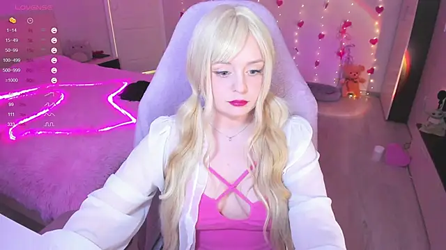Snapshot of Amy_honey_angel chatting on 03.05.25 Amy honey angel online show from 03.05.25