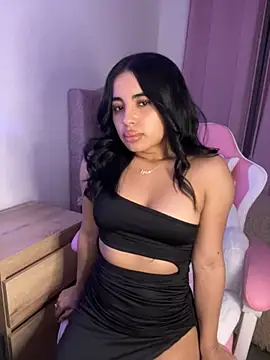 Emily-14 online show from 11.25.25