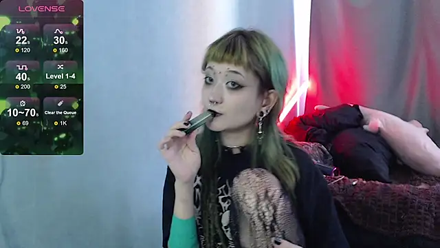 Snapshot of Milten-Trish chatting on 05.08.26 Milten-Trish online show from 05.08.26
