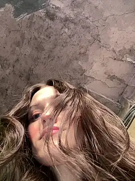 Mia Mia M online show from 03.27.26