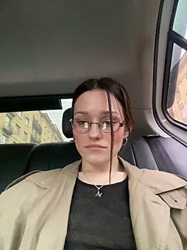 Mia Mia M online show from 04.04.26