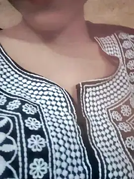 Snapshot of Babby_girl08 chatting on 10.29.25 Babby girl08 online show from 10.29.25