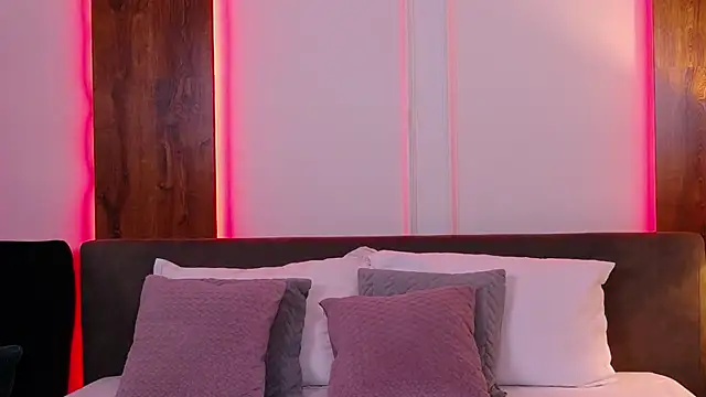 SkylerSpark online show from 10.03.25