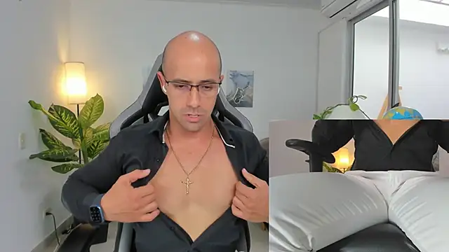 Snapshot of ryan_master_ chatting on 12.19.24 ryan master online show from 12.19.24