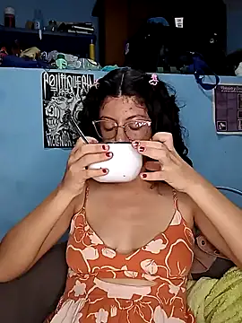 LoveElectra online show from 01.30.25