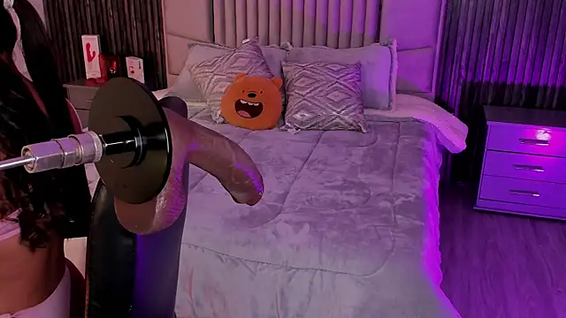 Lillyortiz online show from 12.15.25