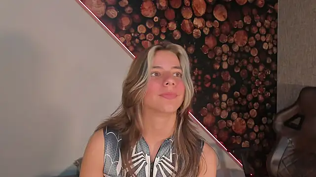 Snapshot of ArtemisaBlake chatting on 02.21.25 ArtemisaBlake online show from 02.21.25