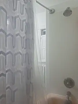 Snapshot of LuckiXCX chatting on 12.14.25 LuckiXCX online show from 12.14.25