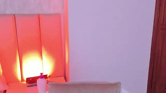 Michell Wallker online show from 02.20.25