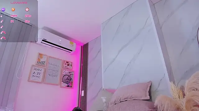 Chlooee   online show from 02.15.25