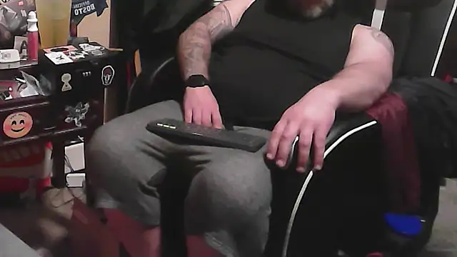 TwoFarty240 online show from 10.20.25