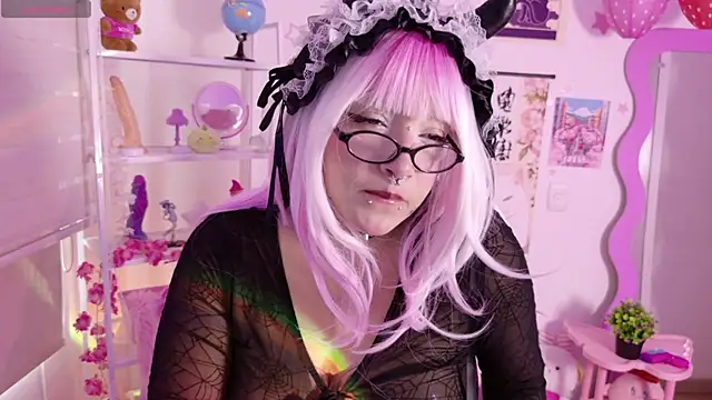 Snapshot of lady_noize chatting on 05.18.26 lady noize online show from 05.18.26