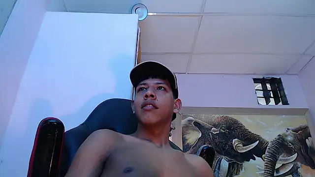 mr stiven  online show from 02.19.25