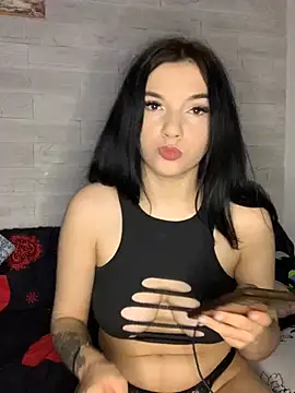 Snapshot of CassieGlow chatting on 12.17.24 CassieGlow online show from 12.17.24