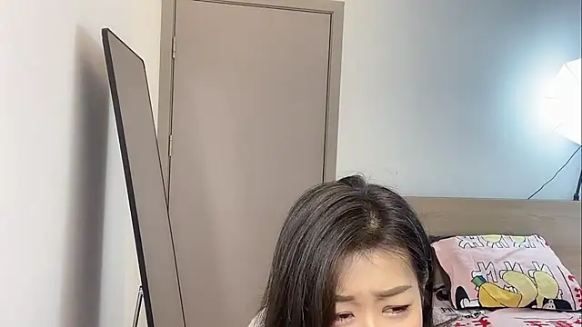 Snapshot of Bella-LL chatting on 03.02.25 Bella-LL online show from 03.02.25