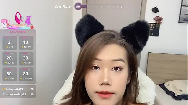 Snapshot of Bella-LL chatting on 09.15.25 Bella-LL online show from 09.15.25