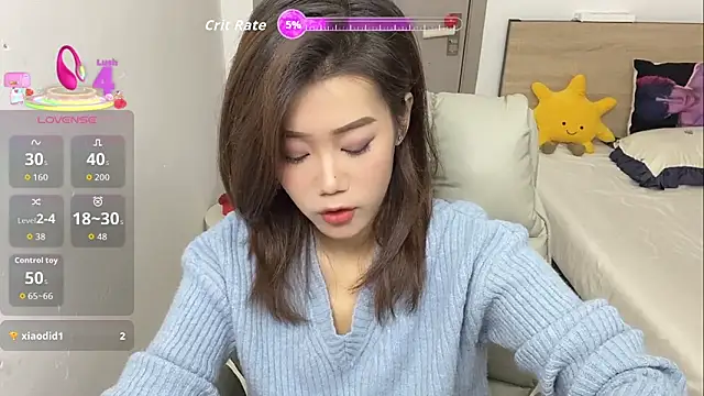 Snapshot of Bella-LL chatting on 10.26.25 Bella-LL online show from 10.26.25