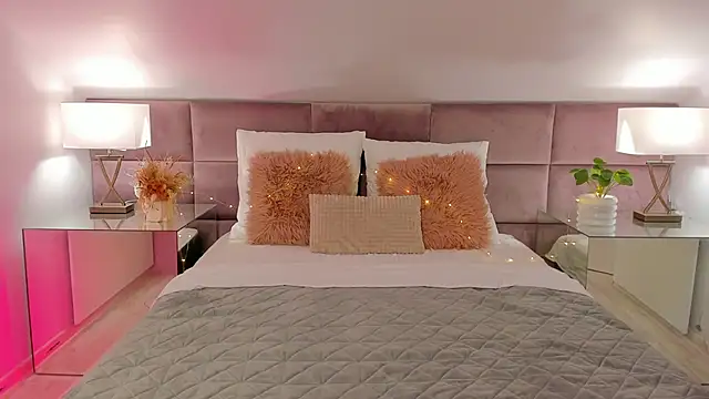 ElsaYoung online show from 03.12.25