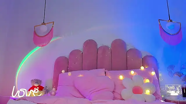 ElsaYoung online show from 03.15.25