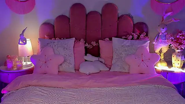 ElsaYoung online show from 04.11.26