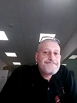 Snapshot of Husoban chatting on 12.19.25 Husoban online show from 12.19.25