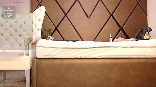 Snapshot of LunitaDiva chatting on 01.21.25 LunitaDiva online show from 01.21.25