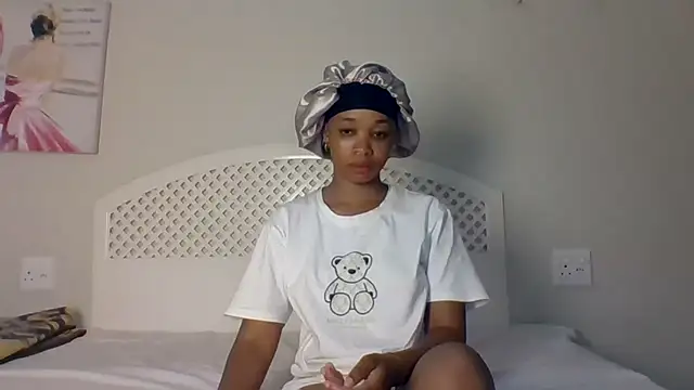 Snapshot of NishA-022 chatting on 01.14.25 NishA-022 online show from 01.14.25