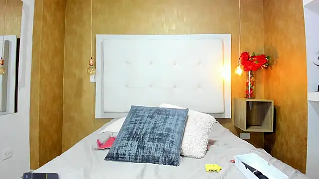 Milaspetite online show from 02.14.26