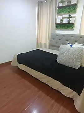 sasi luna online show from 04.13.26