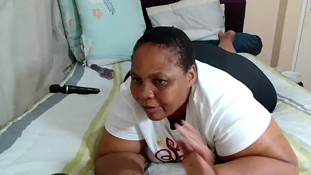 Snapshot of Bbw255 chatting on 04.17.26 Bbw255 online show from 04.17.26