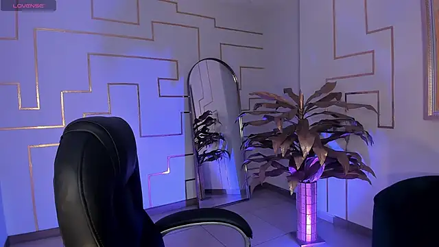 MiaFarrell  online show from 11.19.25