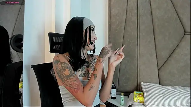 Snapshot of Cassie_howard_ chatting on 01.30.25 Cassie howard online show from 01.30.25